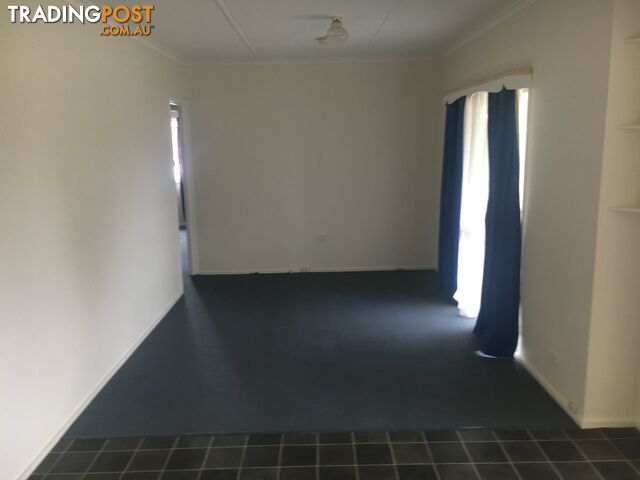 16 Court Ave S PRENZLAU QLD 4311