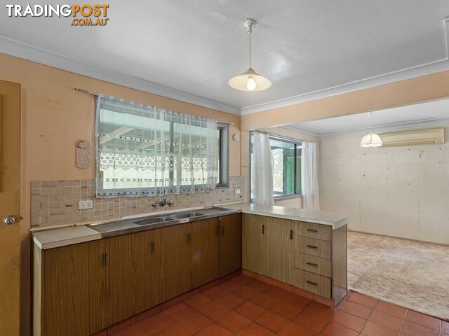 4 Harvey Rd FOREST HILL QLD 4342
