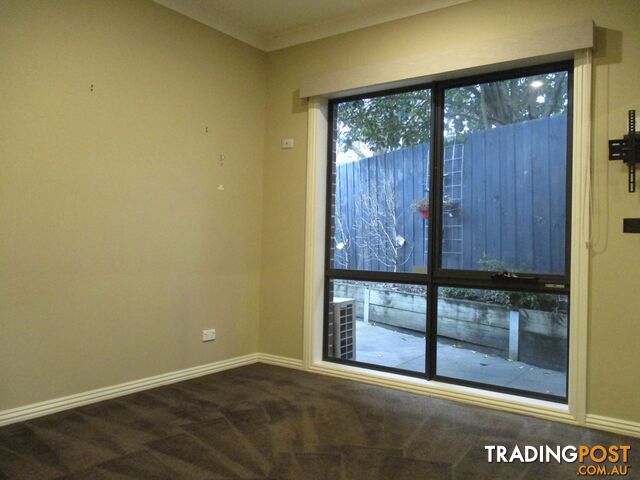 2 Dees Place MOOROOLBARK VIC 3138