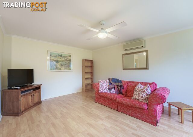 4/2 Parrs Road CROYDON VIC 3136 - photo 2 of 8