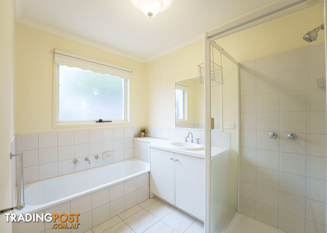 4/2 Parrs Road CROYDON VIC 3136 - photo 3 of 8