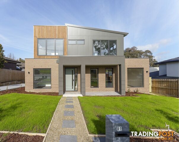 1,2,3/30 Highland Crescent MOOROOLBARK VIC 3138