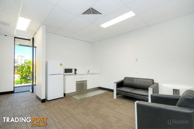 Serviced Offices/64 Frank Street LABRADOR QLD 4215