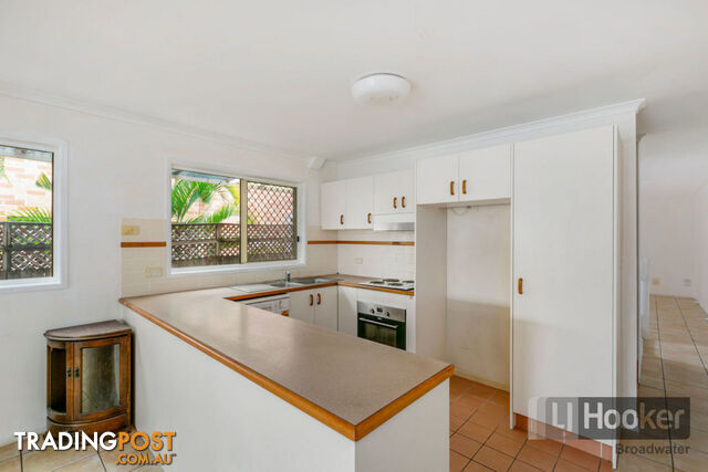 2/122 Johnston Street SOUTHPORT QLD 4215