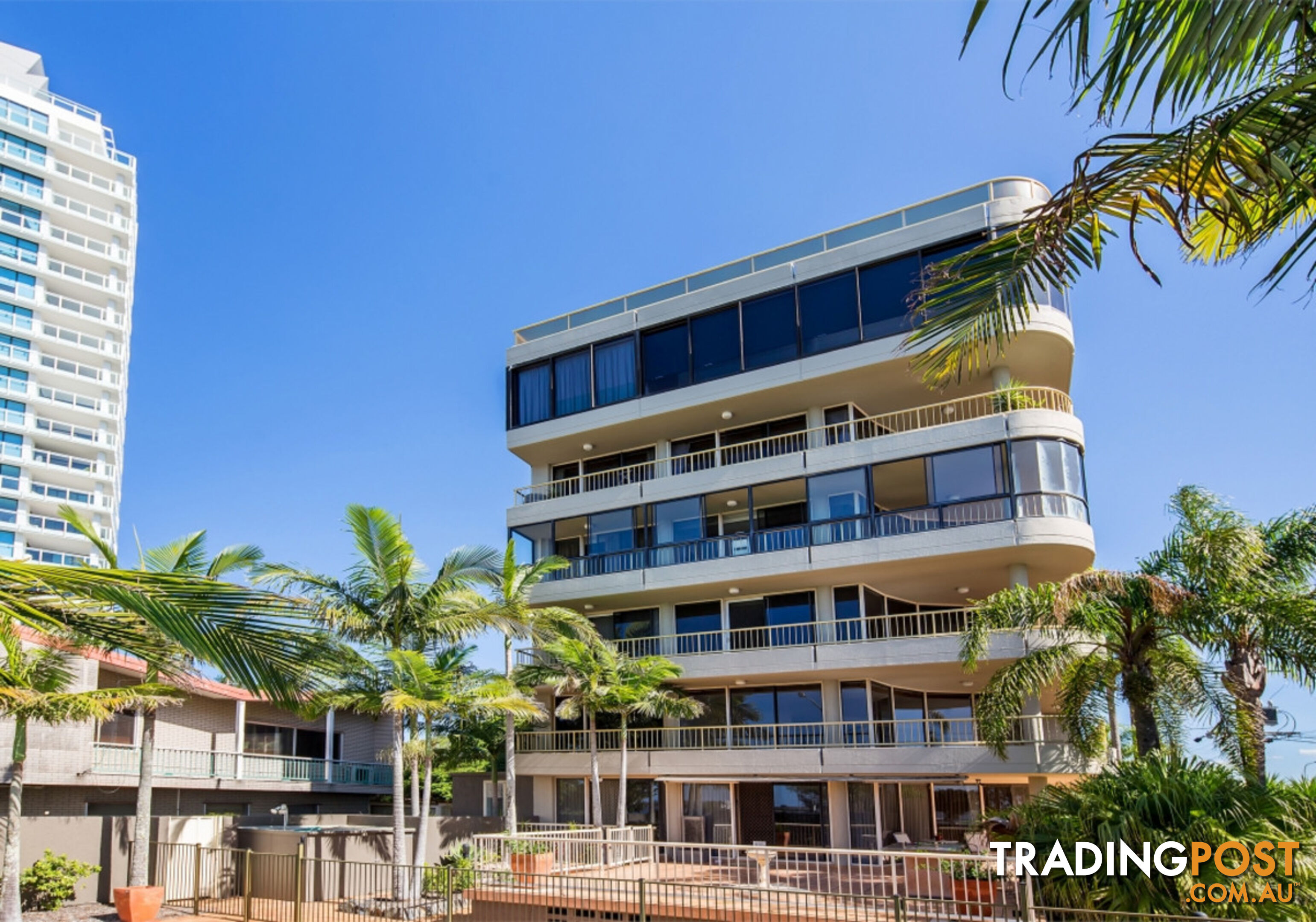 2/240 Marine Parade LABRADOR QLD 4215