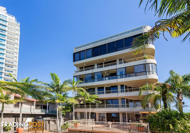 2/240 Marine Parade LABRADOR QLD 4215