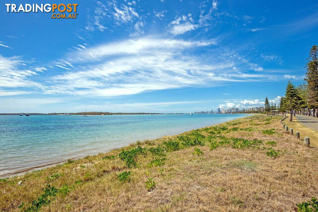 2/526 Marine Parade BIGGERA WATERS QLD 4216