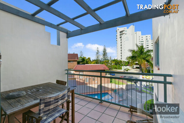 15/7-9 Robert Street LABRADOR QLD 4215