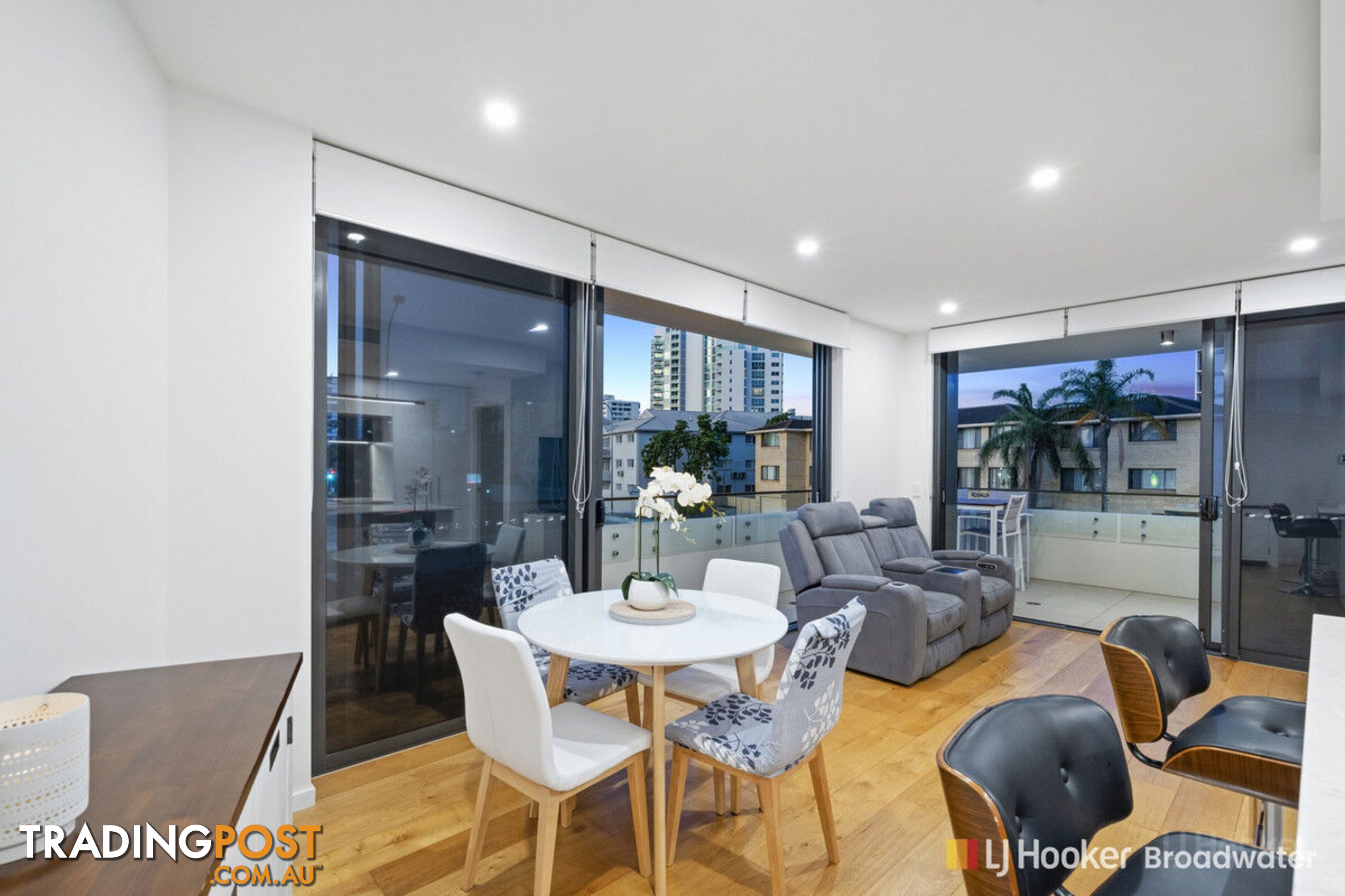 204/110 Frank Street LABRADOR QLD 4215