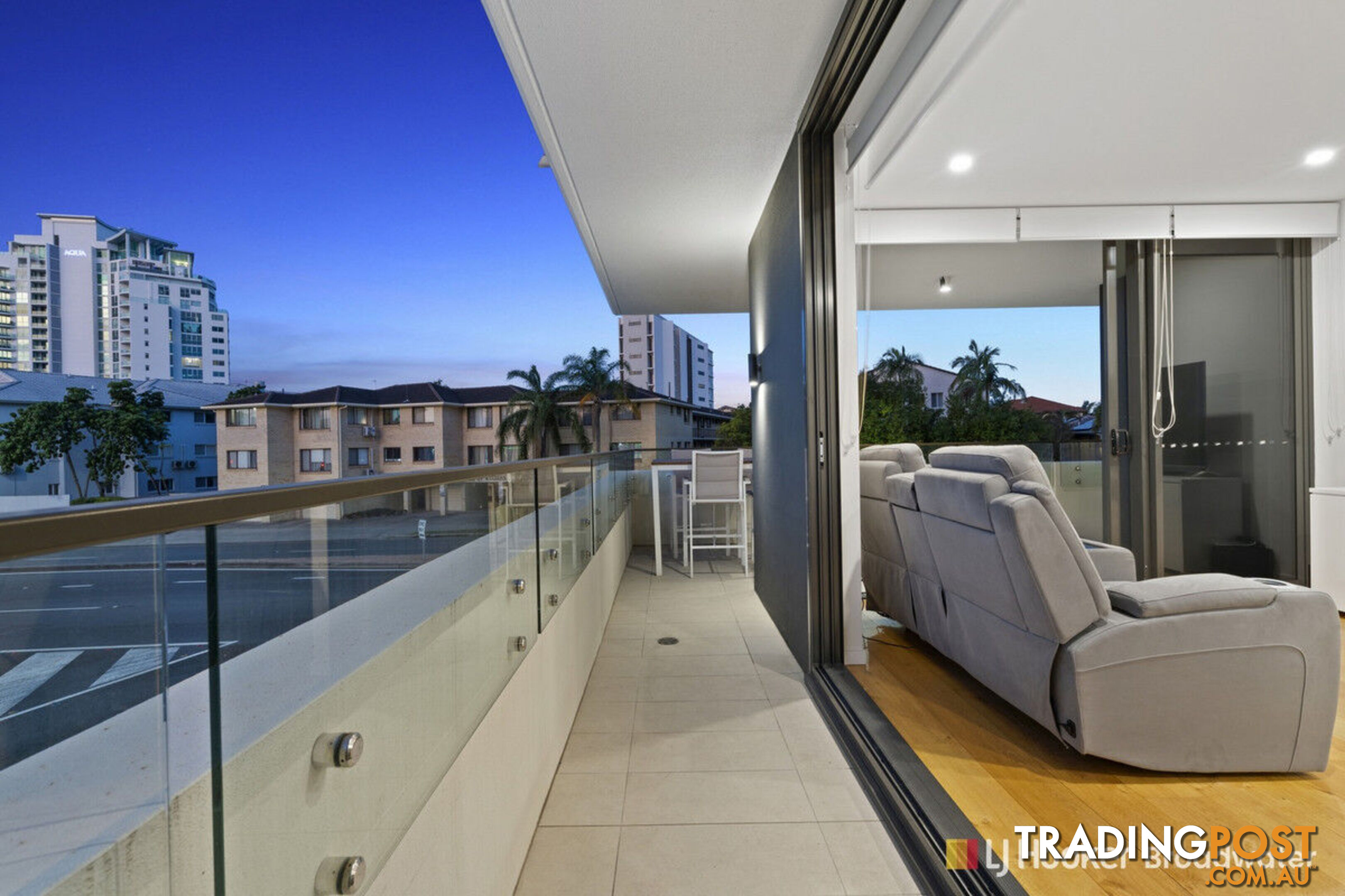 204/110 Frank Street LABRADOR QLD 4215