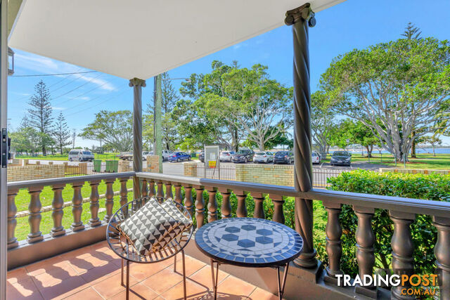 1/216 Marine Parade LABRADOR QLD 4215