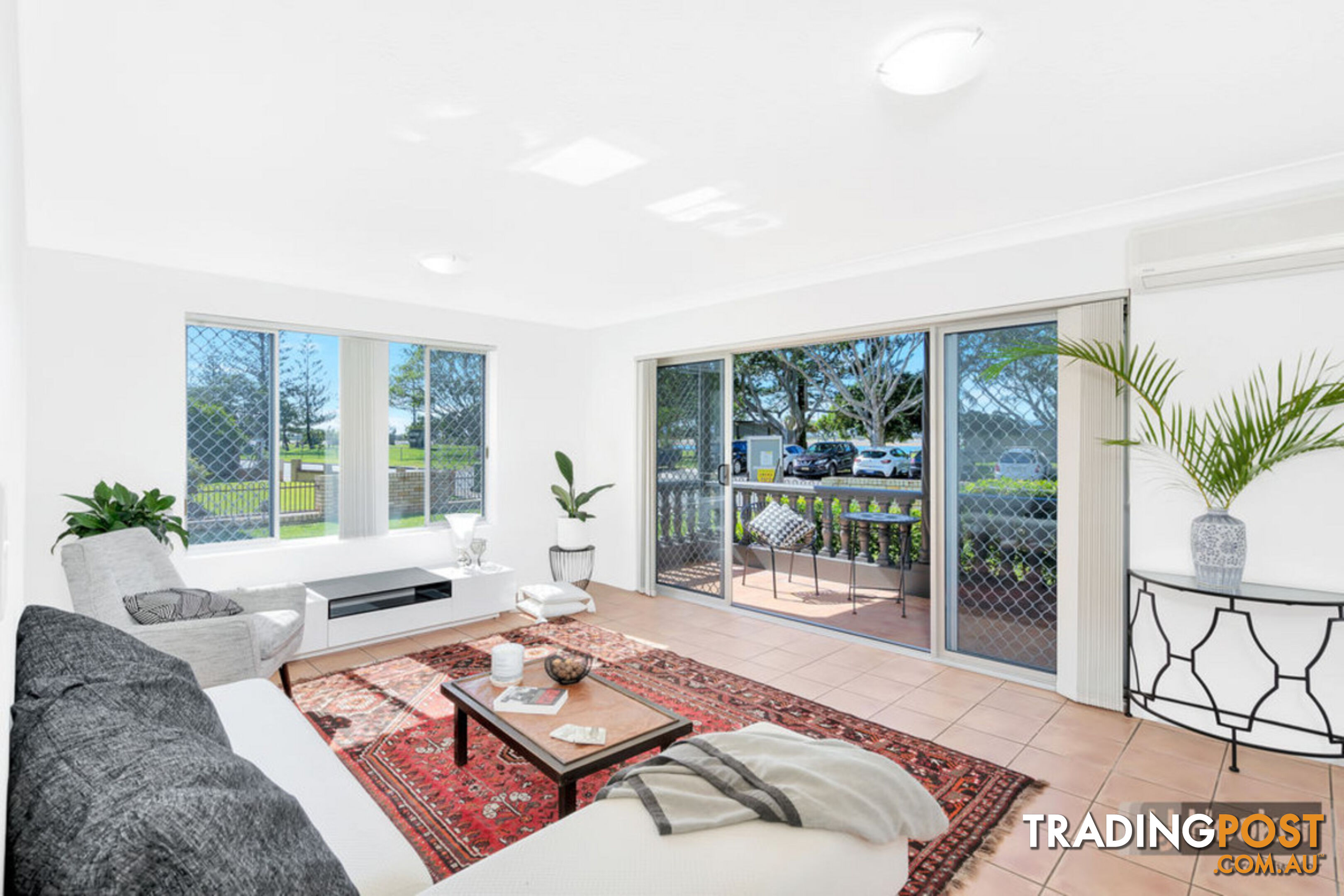 1/216 Marine Parade LABRADOR QLD 4215