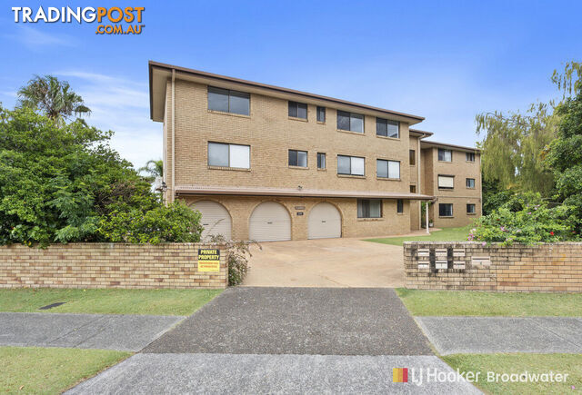 2/15 Burrows Street BIGGERA WATERS QLD 4216