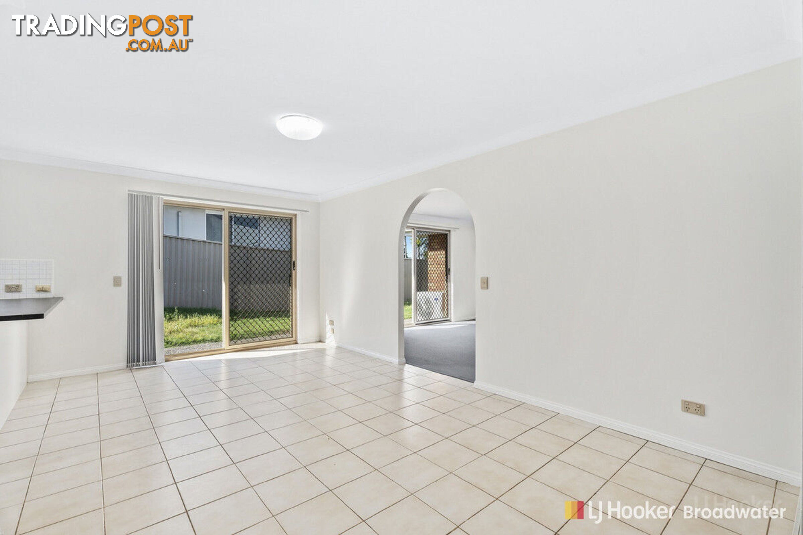 24 Camelot Crescent PARADISE POINT QLD 4216