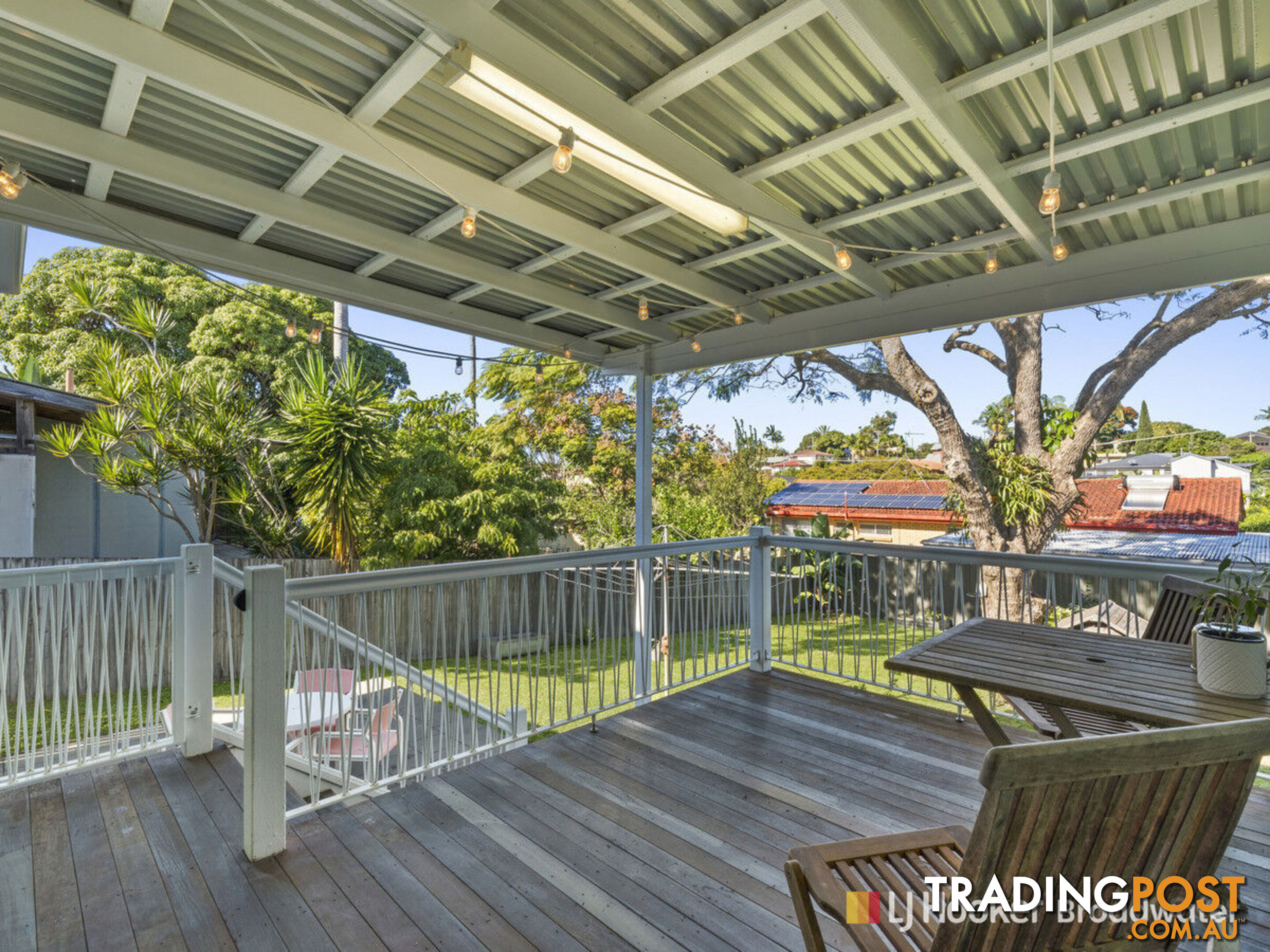 6 Horder Avenue LABRADOR QLD 4215