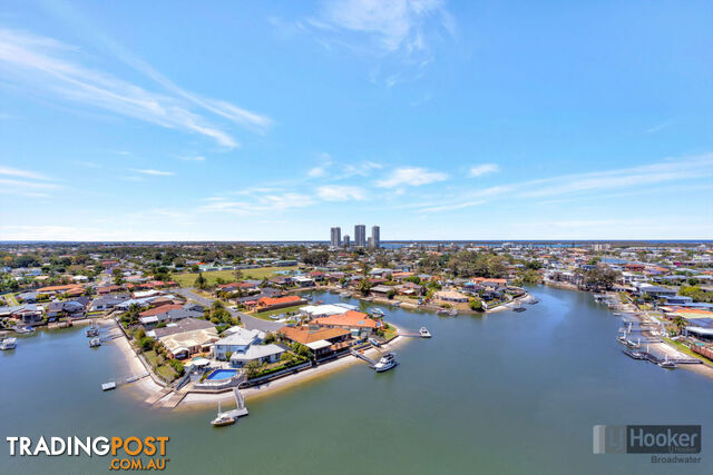 11104/5 Harbour Side Court BIGGERA WATERS QLD 4216