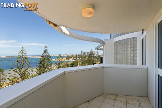 16/204 Marine Parade LABRADOR QLD 4215