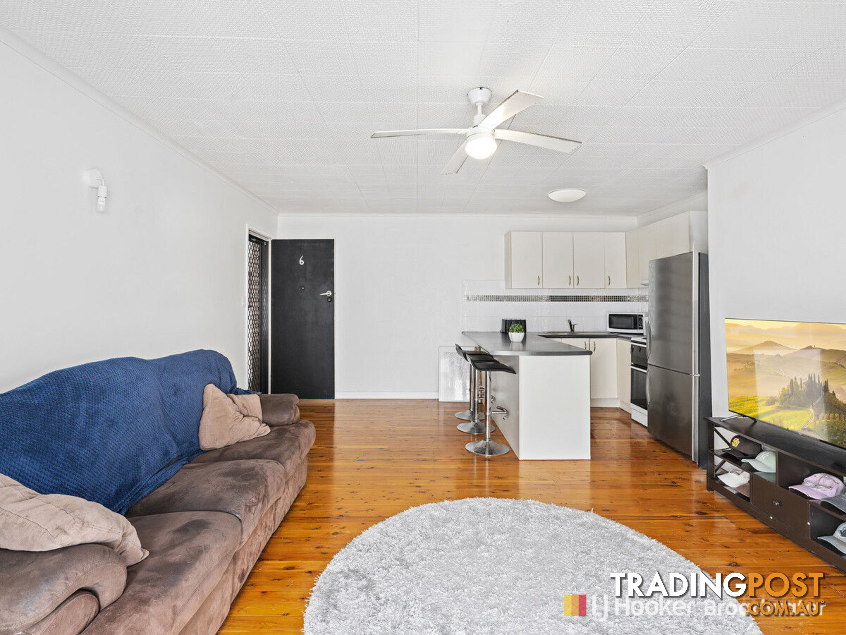 6/4 Sunshine Court LABRADOR QLD 4215