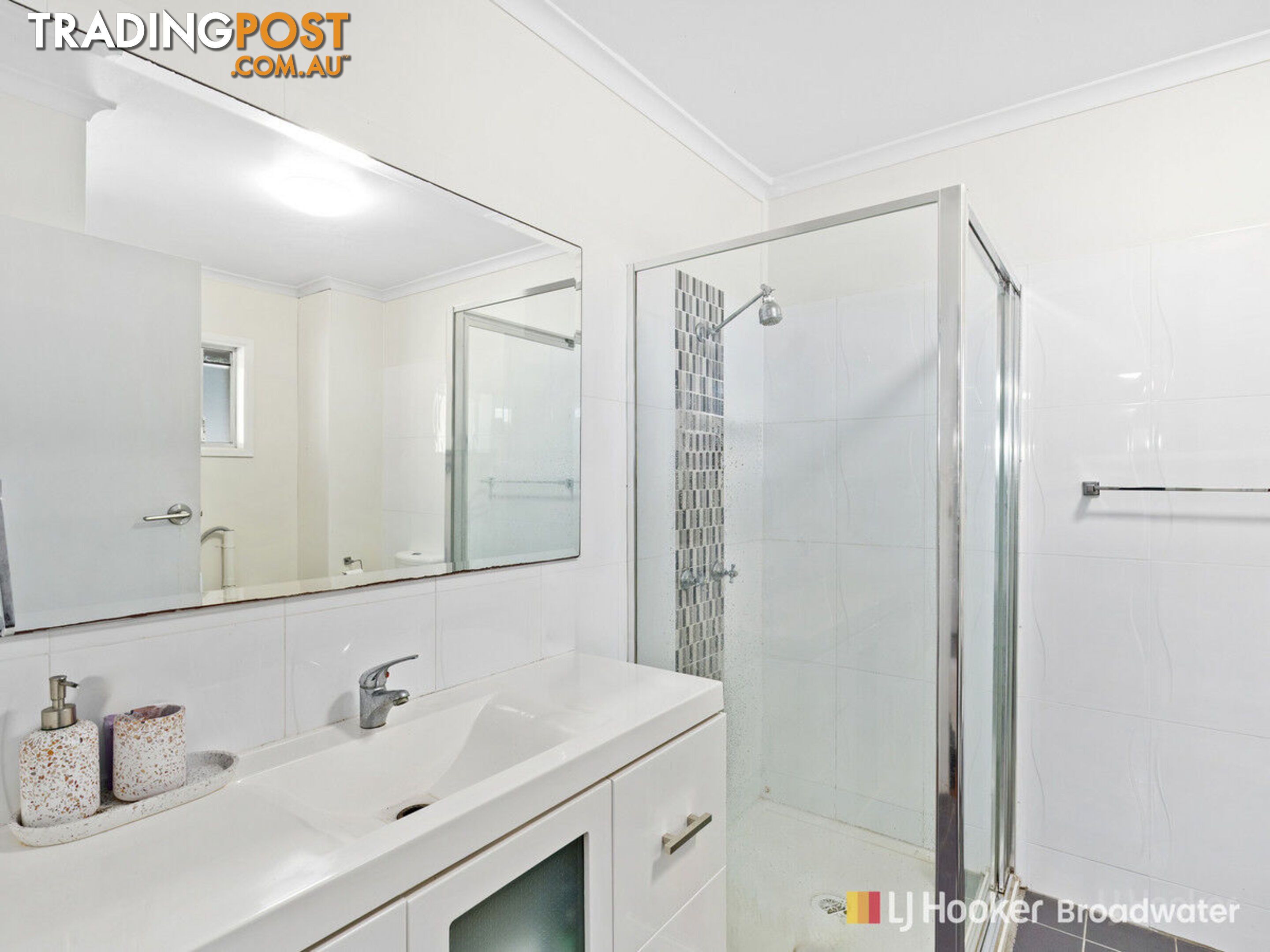 6/4 Sunshine Court LABRADOR QLD 4215