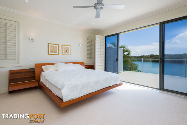 8088 Riverside Drive HOPE ISLAND QLD 4212