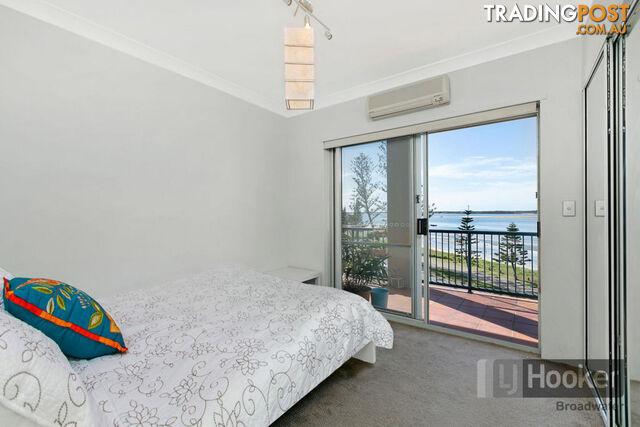 1C/522 Marine Parade BIGGERA WATERS QLD 4216