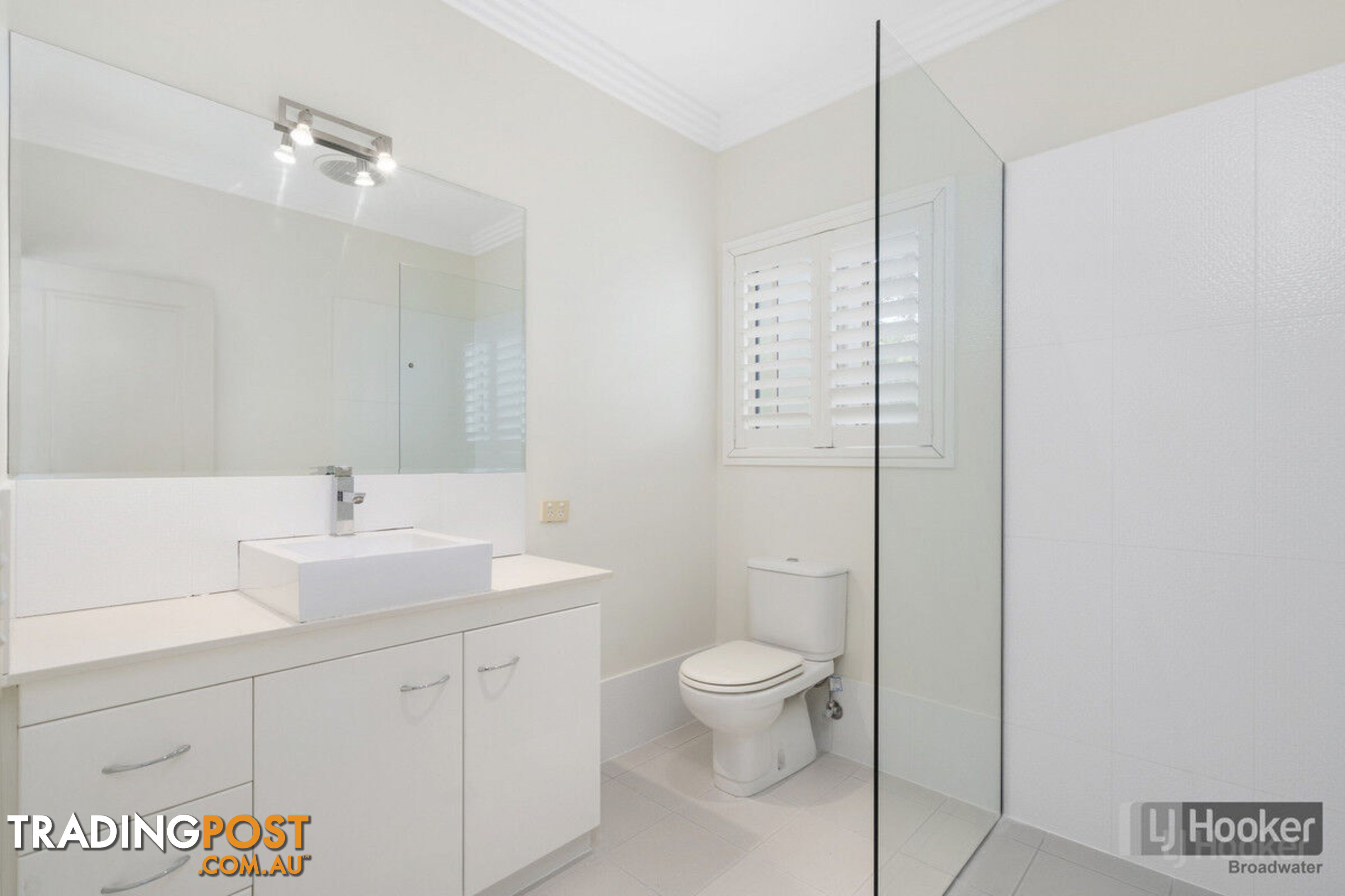 1/56 Bayview Street RUNAWAY BAY QLD 4216