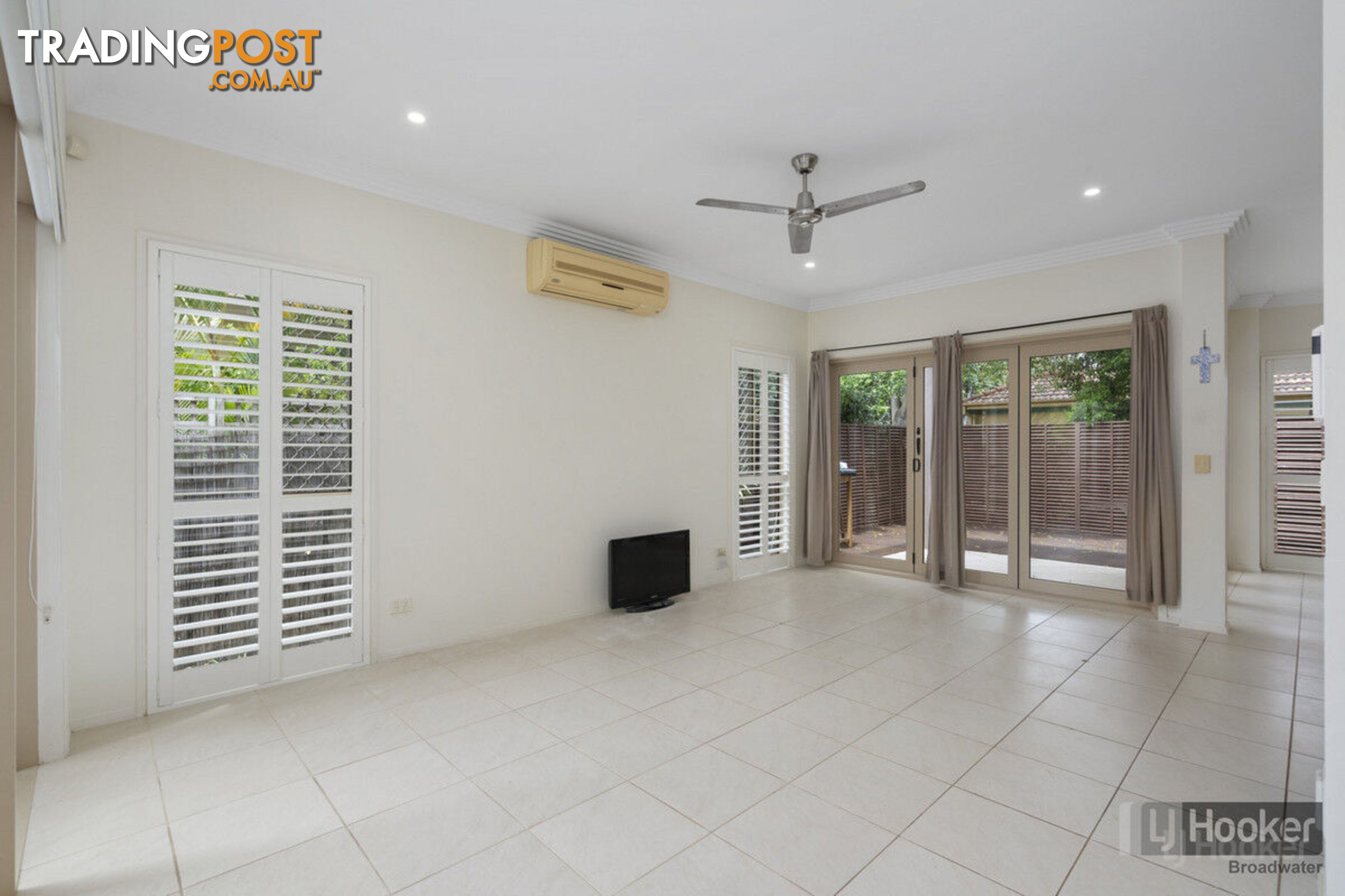 1/56 Bayview Street RUNAWAY BAY QLD 4216