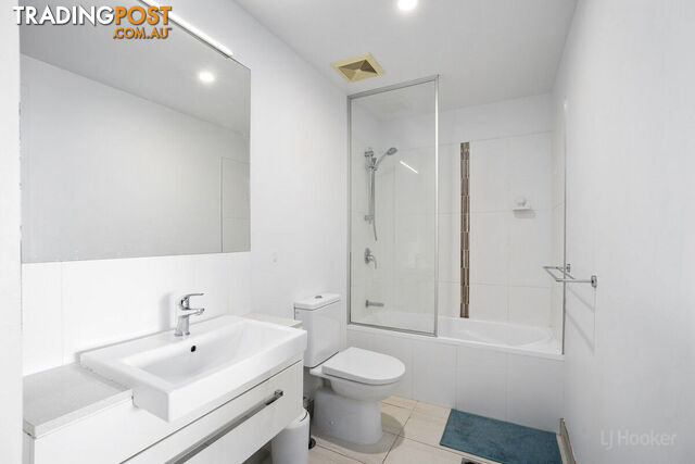 706/17 Bath Street LABRADOR QLD 4215