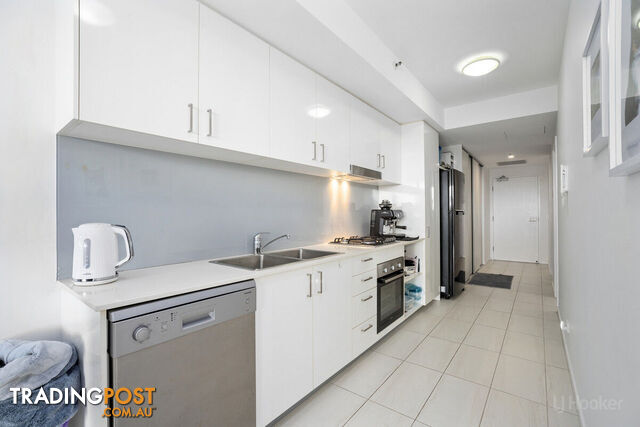 706/17 Bath Street LABRADOR QLD 4215