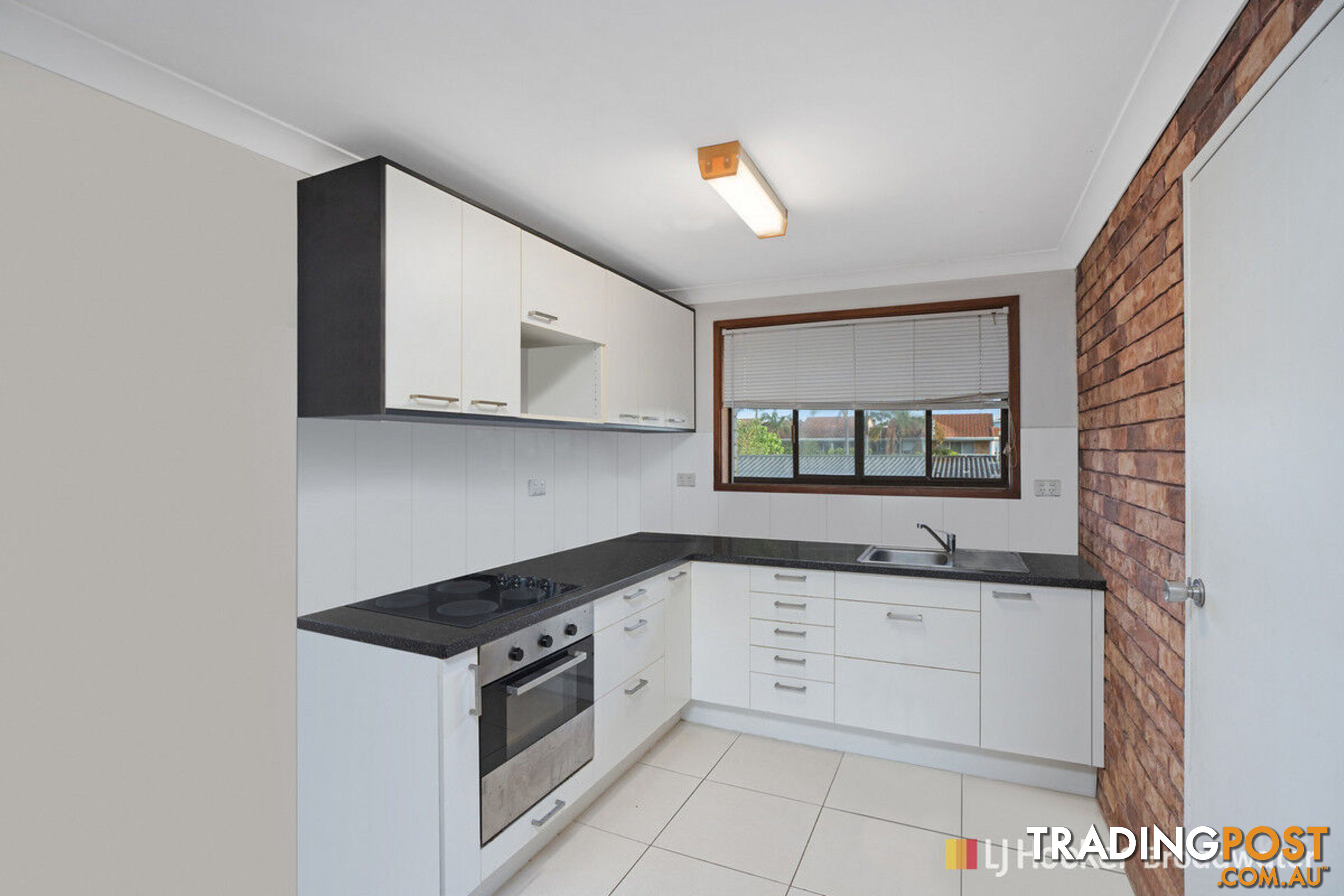 8/157 Muir Street LABRADOR QLD 4215