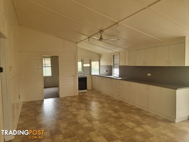 99 Herbert Street BOWEN QLD 4805