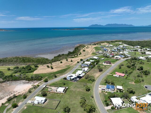 77 Ocean View Drive BOWEN QLD 4805