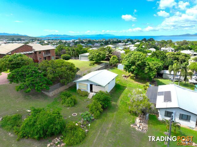 77 Poole Street BOWEN QLD 4805