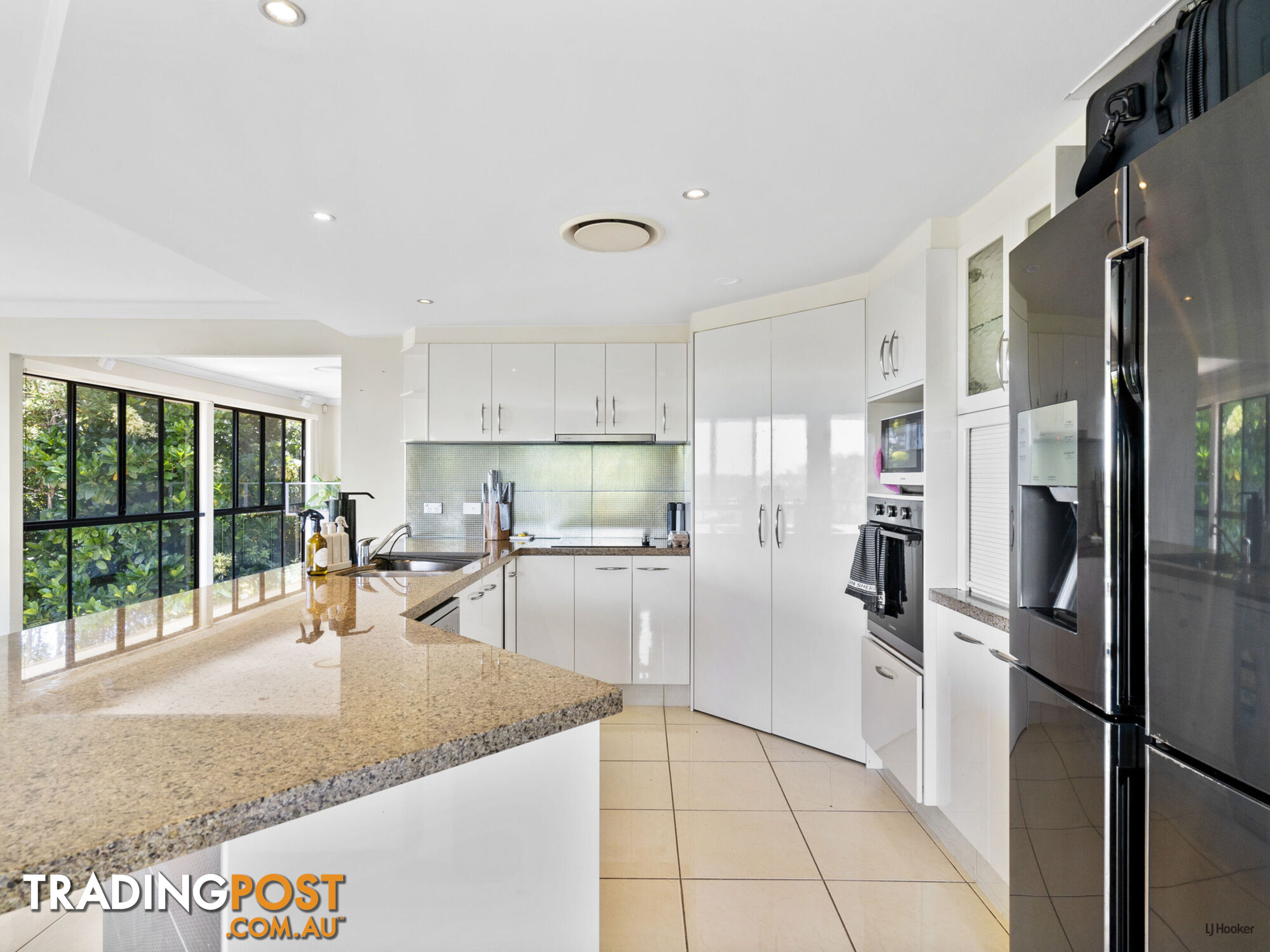 11 Kukulies Court CURRUMBIN WATERS QLD 4223