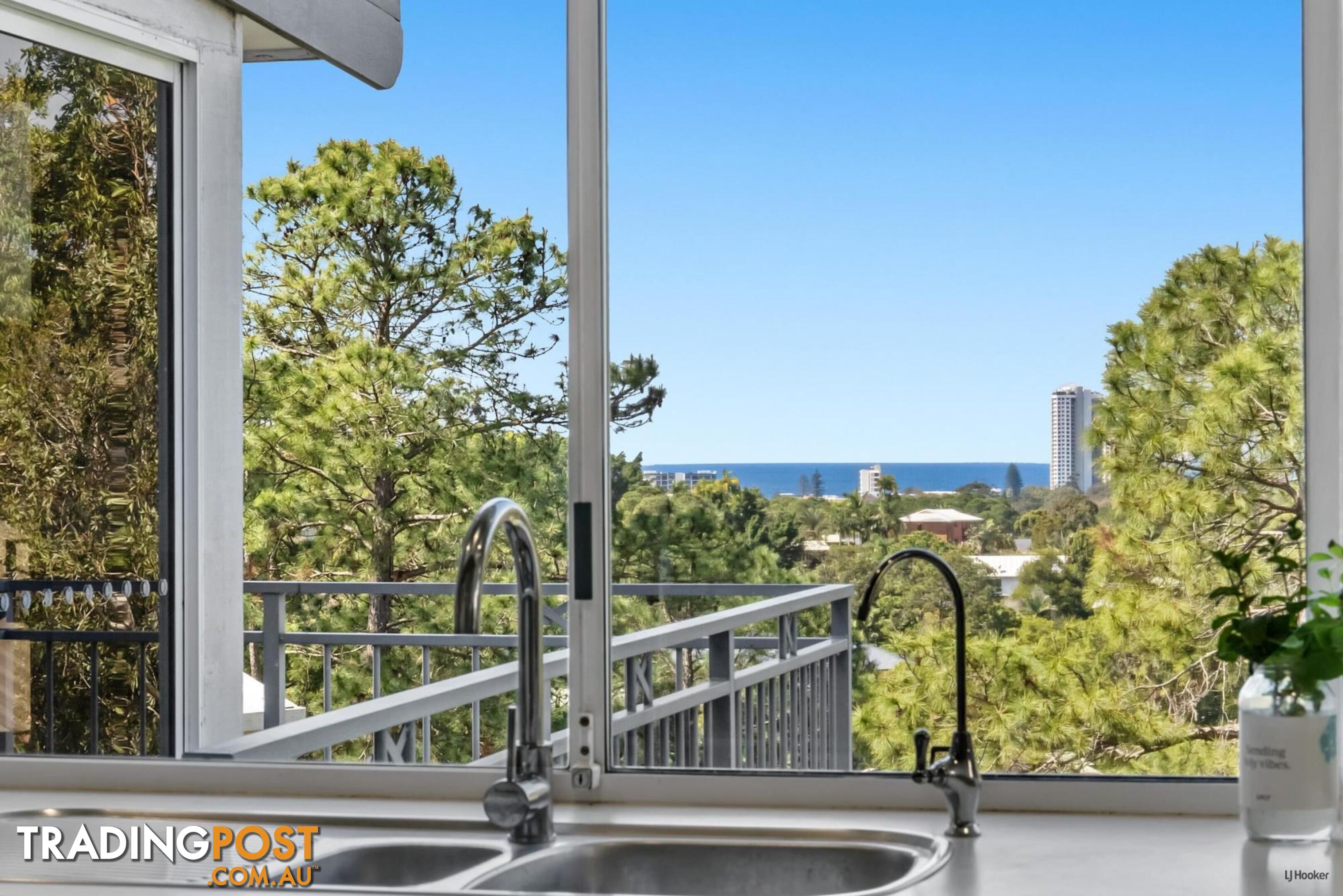 32 Doubleview Drive ELANORA QLD 4221