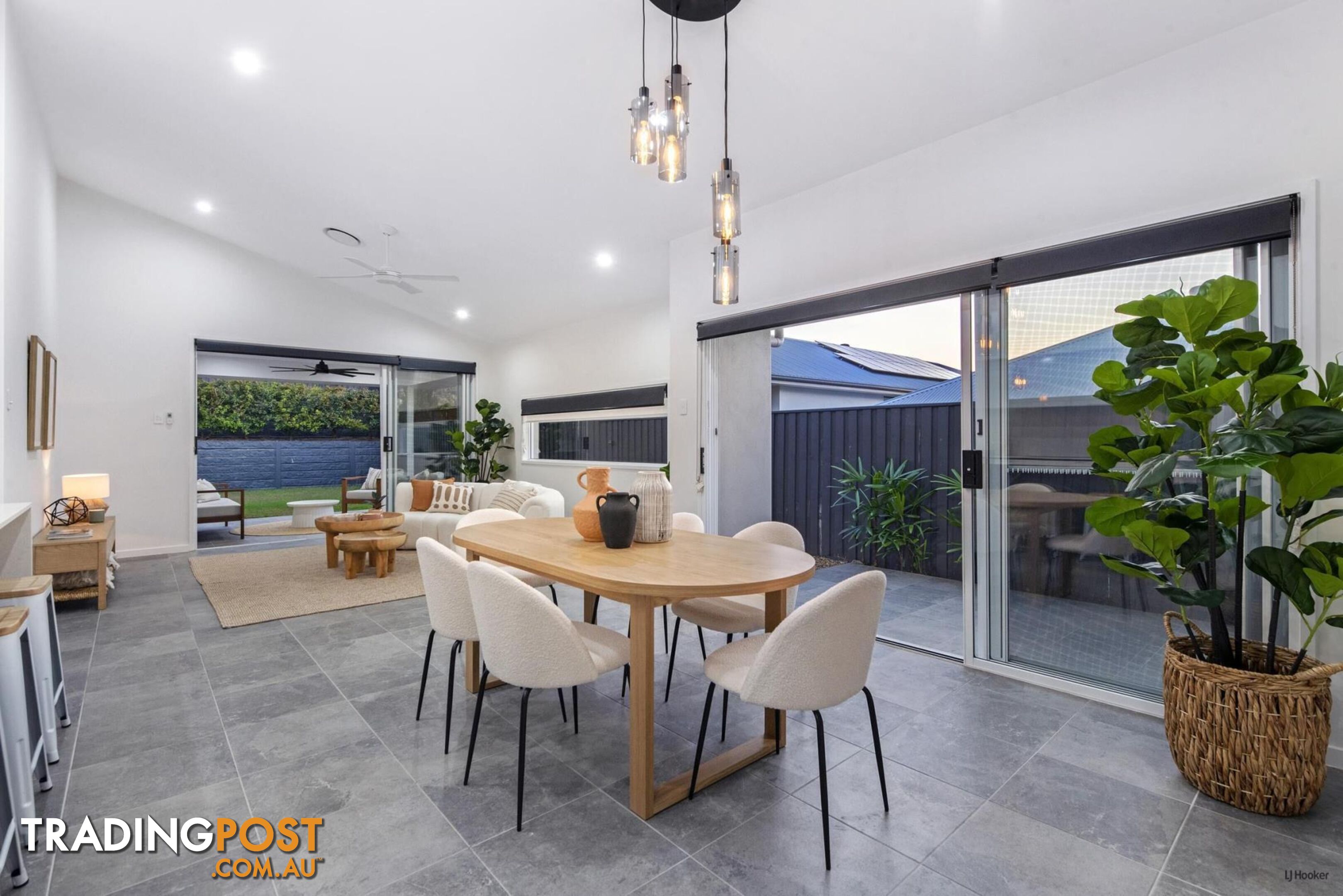 5 Fry Court PIMPAMA QLD 4209