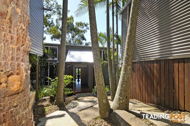 92 Simpsons Road CURRUMBIN WATERS QLD 4223