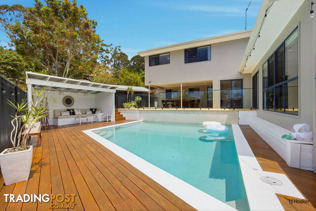 8 Jasper Court CURRUMBIN WATERS QLD 4223