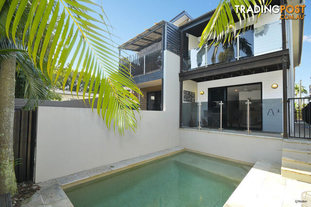 1/13 Thirteenth Avenue PALM BEACH QLD 4221