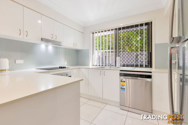 1/28 Fortune Street COOMERA QLD 4209 - photo 4 of 10