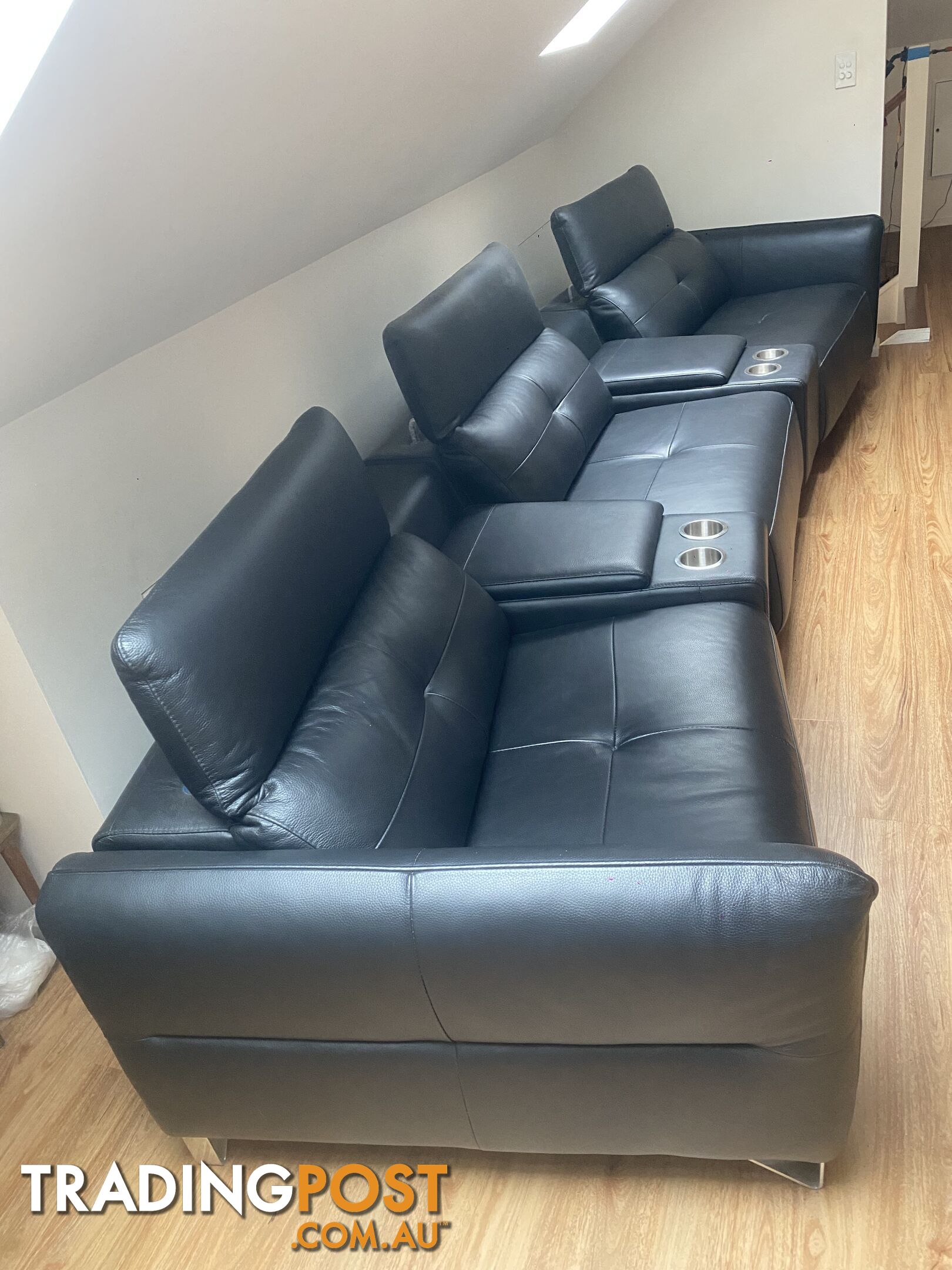 Leather Lounge Recliner,,like new