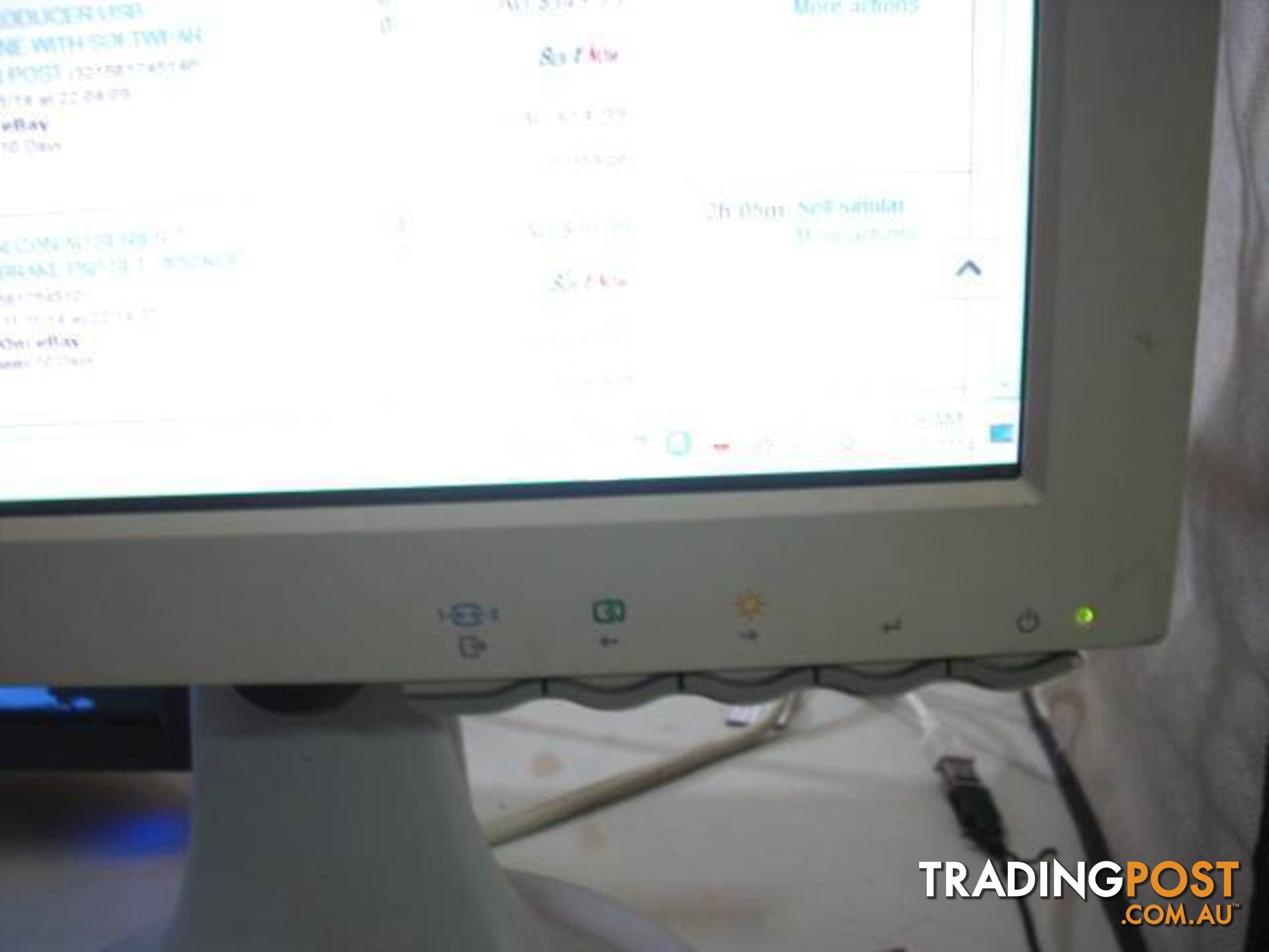 Monitor LCD Model IBM 9512-HWO PERFECT WORKING CONDITION 15 INC