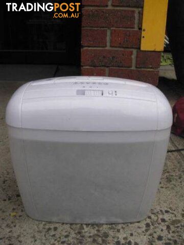 Fellowes P-35C Cross Cut Personal Shredder SHRFELP35C.. PICKUP CL - photo 3 of 6