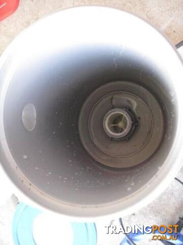POOL PUMP AS NEW CONDITION CLARK RUBBER - photo 3 of 8