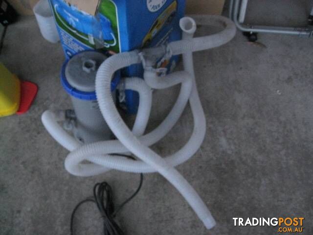 POOL PUMP AS NEW CONDITION CLARK RUBBER - photo 5 of 8
