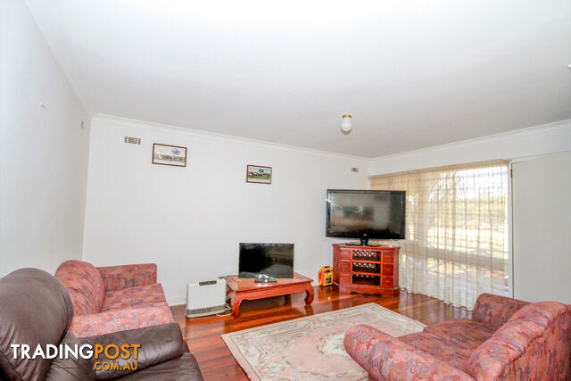 10 Dinsdale Street York WA 6302