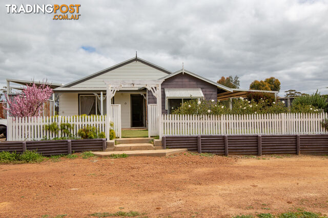 13 Walkey Close Bejoording WA 6566