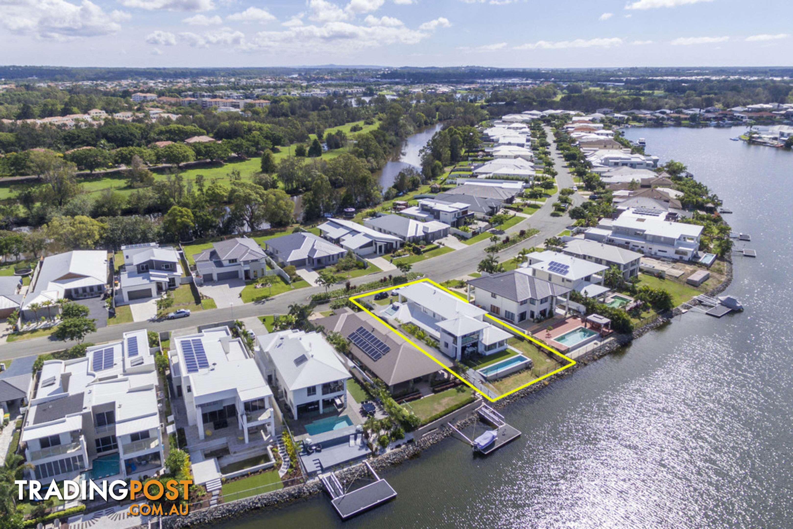 124 The Peninsula HELENSVALE QLD 4212