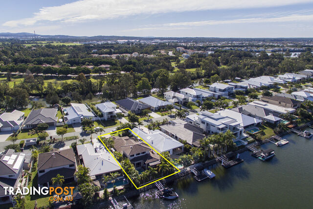 104 The Peninsula HELENSVALE QLD 4212