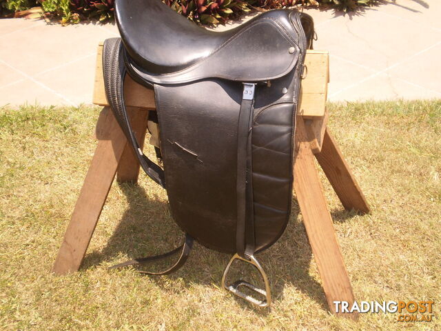 15" Dressage Saddle